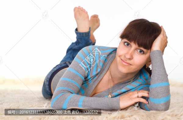 漂亮的女人撒謊