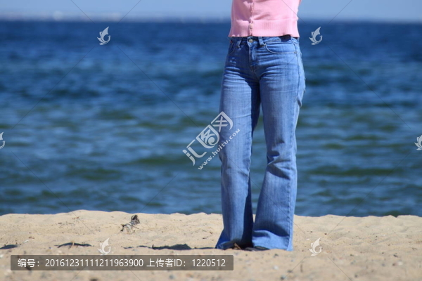 海灘上的女人腿