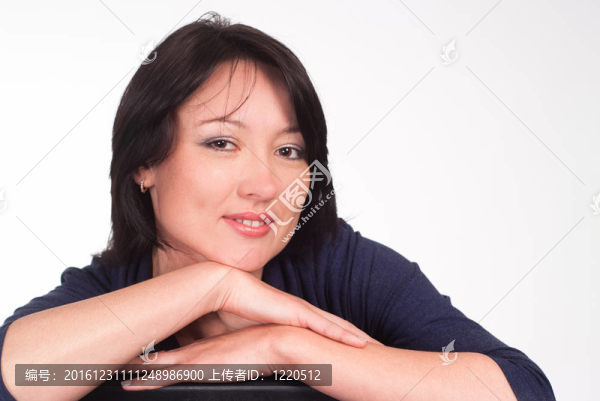 年輕漂亮的女人