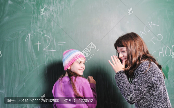 快樂的年輕女孩肖像
