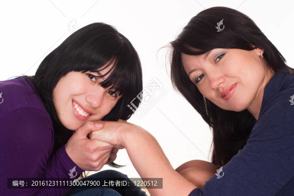 白色的兩個女孩