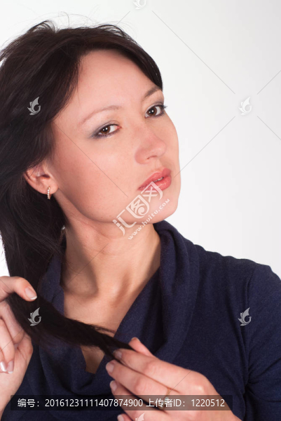 年輕漂亮的女人