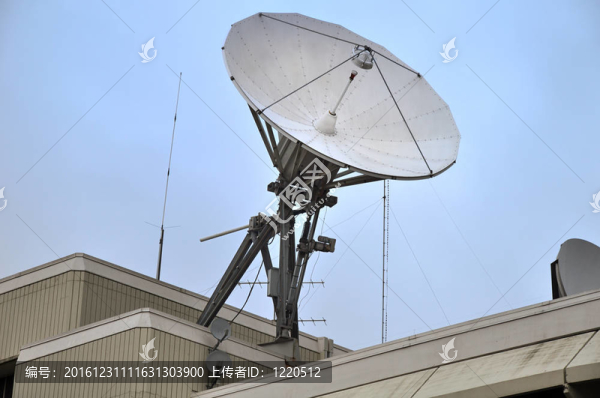 衛(wèi)星天線。