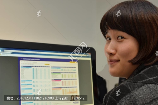 有吸引力的職業(yè)女性