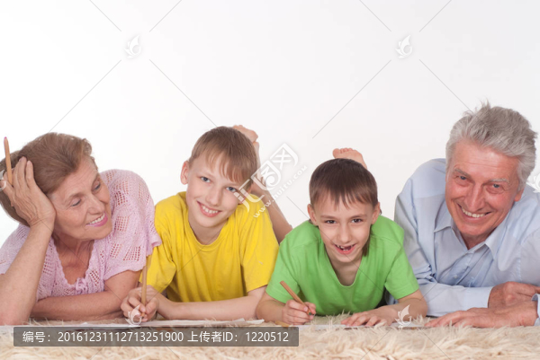 爺爺奶奶和孫子