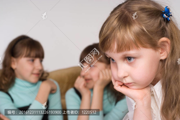 女孩與她的表兄弟