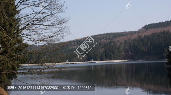 在Erzgebirge大壩neunzehnhain