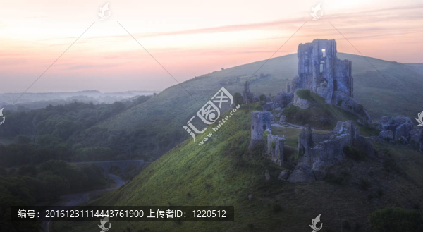 浪漫幻想魔法城堡廢墟對驚人的活力S