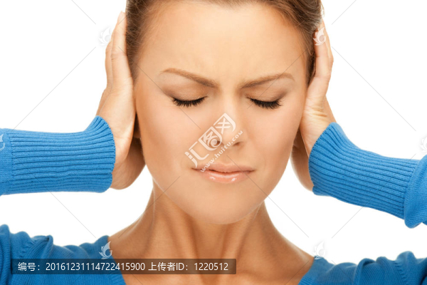戴著耳朵的女人