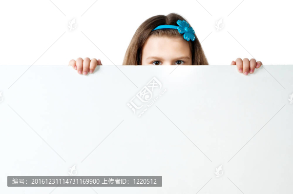 女孩在白色的空白
