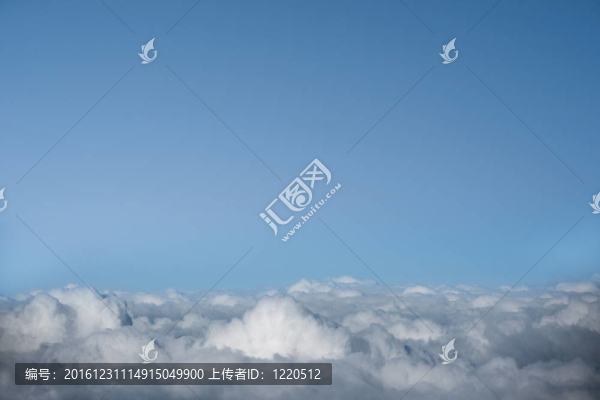 云層之上
