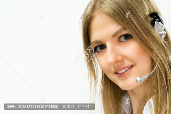 年輕漂亮的女人與電話