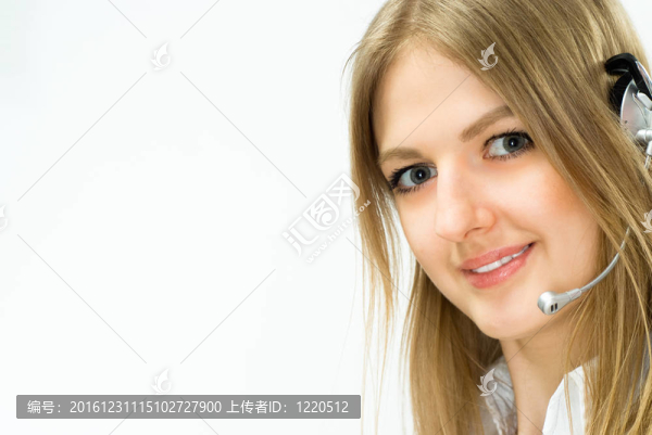 年輕漂亮的女人與電話