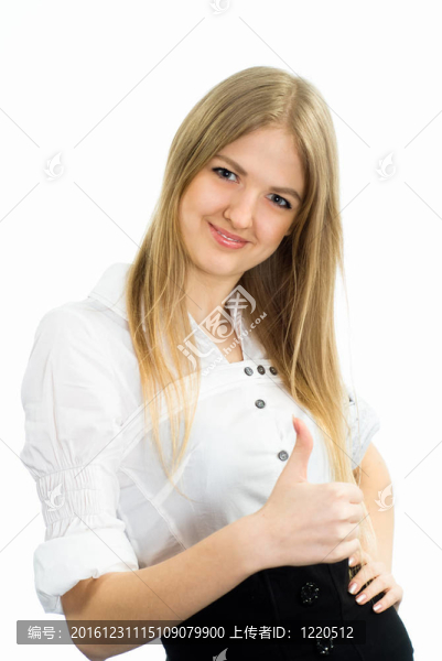 漂亮的女孩在白色