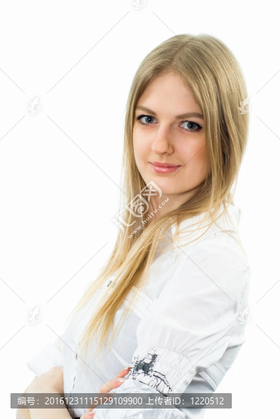 漂亮的女孩在白色