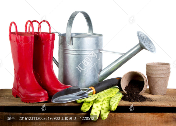 園藝工具和橡膠靴