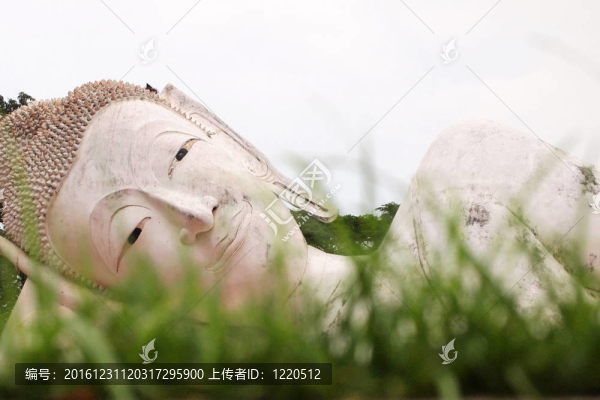 睡覺的如來佛祖雕像