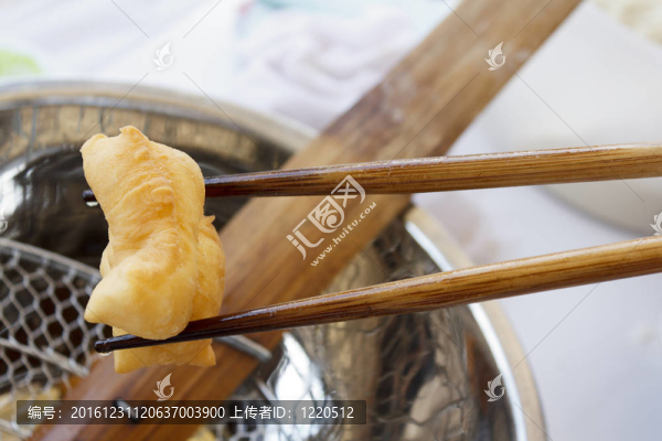 竹筷子夾油條