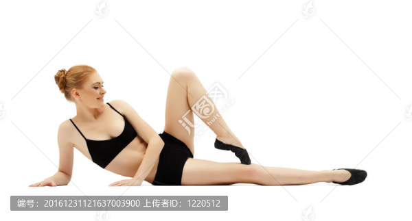 年輕女子訓(xùn)練黑頂白