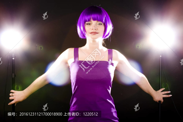 女人和兩盞燈