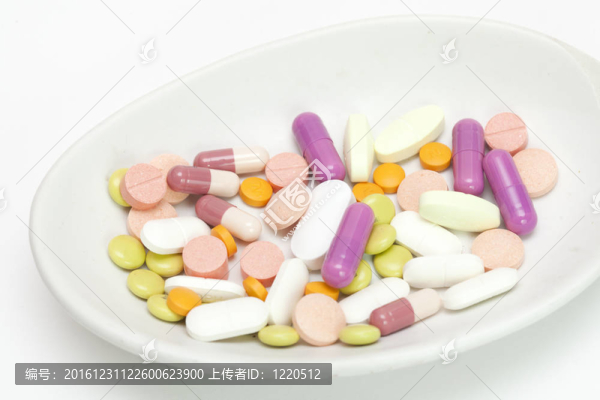 多種藥物（膠囊和片劑）