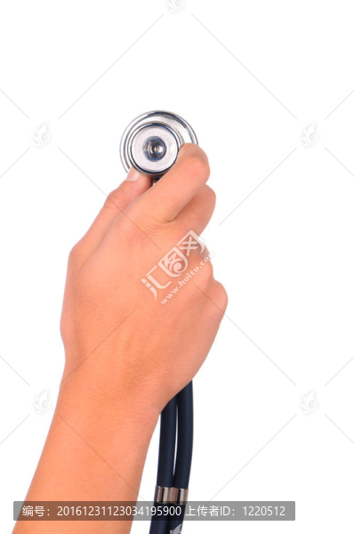 女子拿著聽(tīng)診器