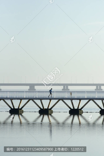 清晨慢跑