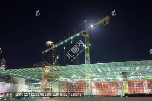 多哈夜間施工現(xiàn)場；卡塔爾