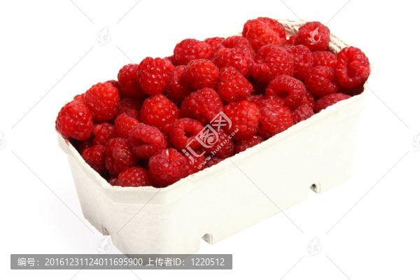 新鮮的覆盆子隔離