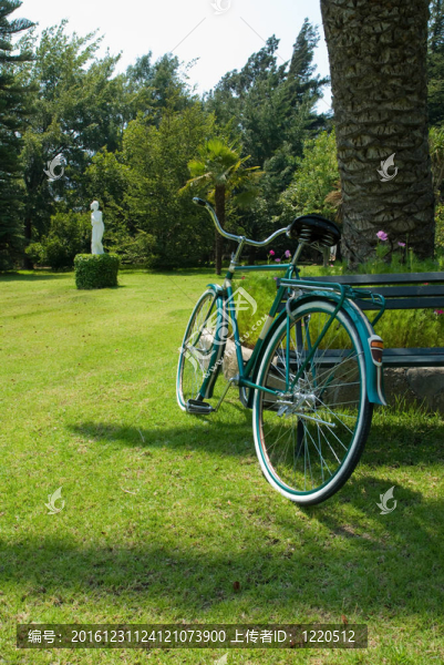 老式自行車-匯圖網(wǎng) www.fosd68.com 老式自行車