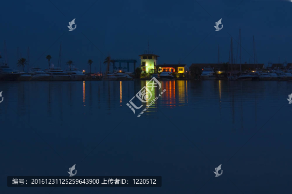 阿爾庫(kù)迪亞碼頭的夜晚