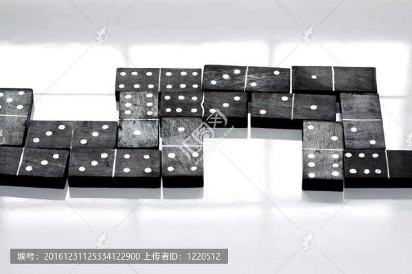 多米諾