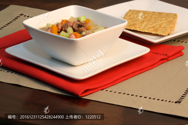牛肉蔬菜湯