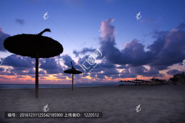 黎明的海灘