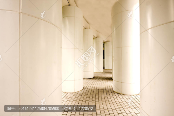 這在香港是一個(gè)現(xiàn)代的走廊