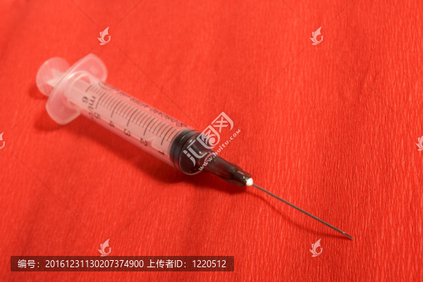 紅色注射器