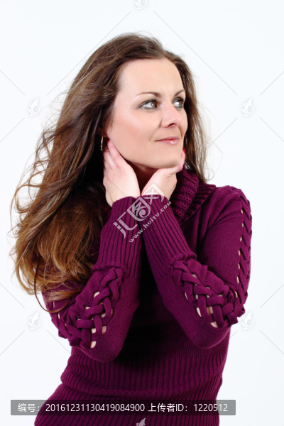 美麗的女人與套衫時尚寫真