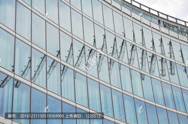 現(xiàn)代建筑玻璃反射