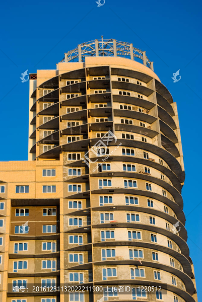 正在建設(shè)中的公寓樓