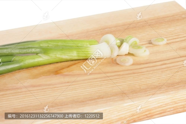 盤子上的洋蔥片