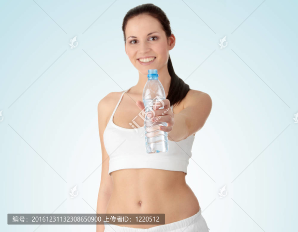 女子的飲用水