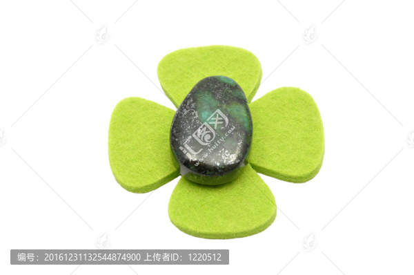 黝簾石上的感覺