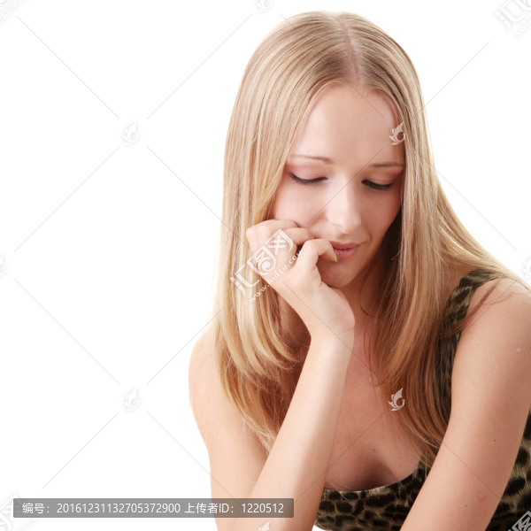 穿便服的年輕女子