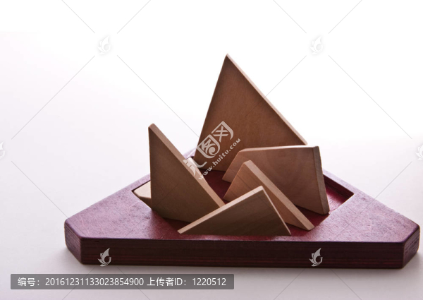 三角之謎