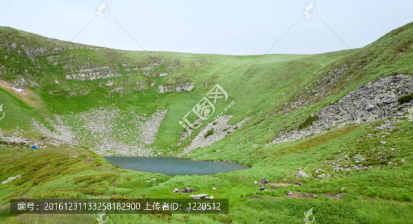 高山湖泊brebeneckul夏山