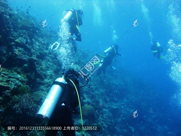 水肺潛水員
