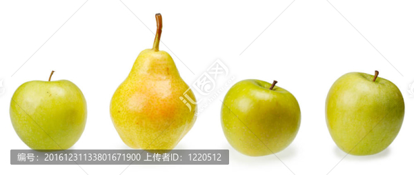三個綠色的蘋果和梨在白色上分離
