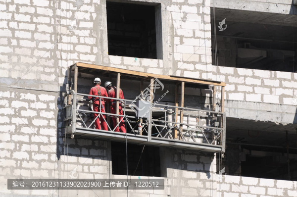 未完工建筑的外部工作