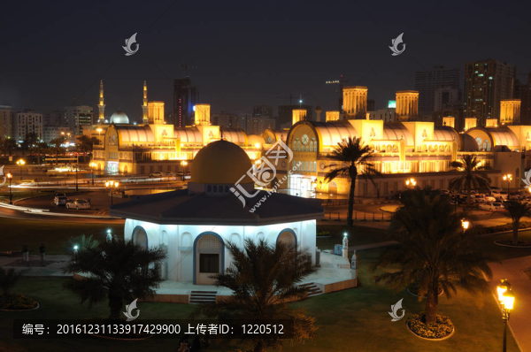 中央市場(chǎng)和沙迦市阿拉伯聯(lián)合酋長(zhǎng)國(guó)黃昏；