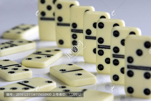 多米諾